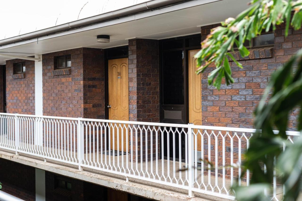 Longreach Motor Inn エクステリア 写真