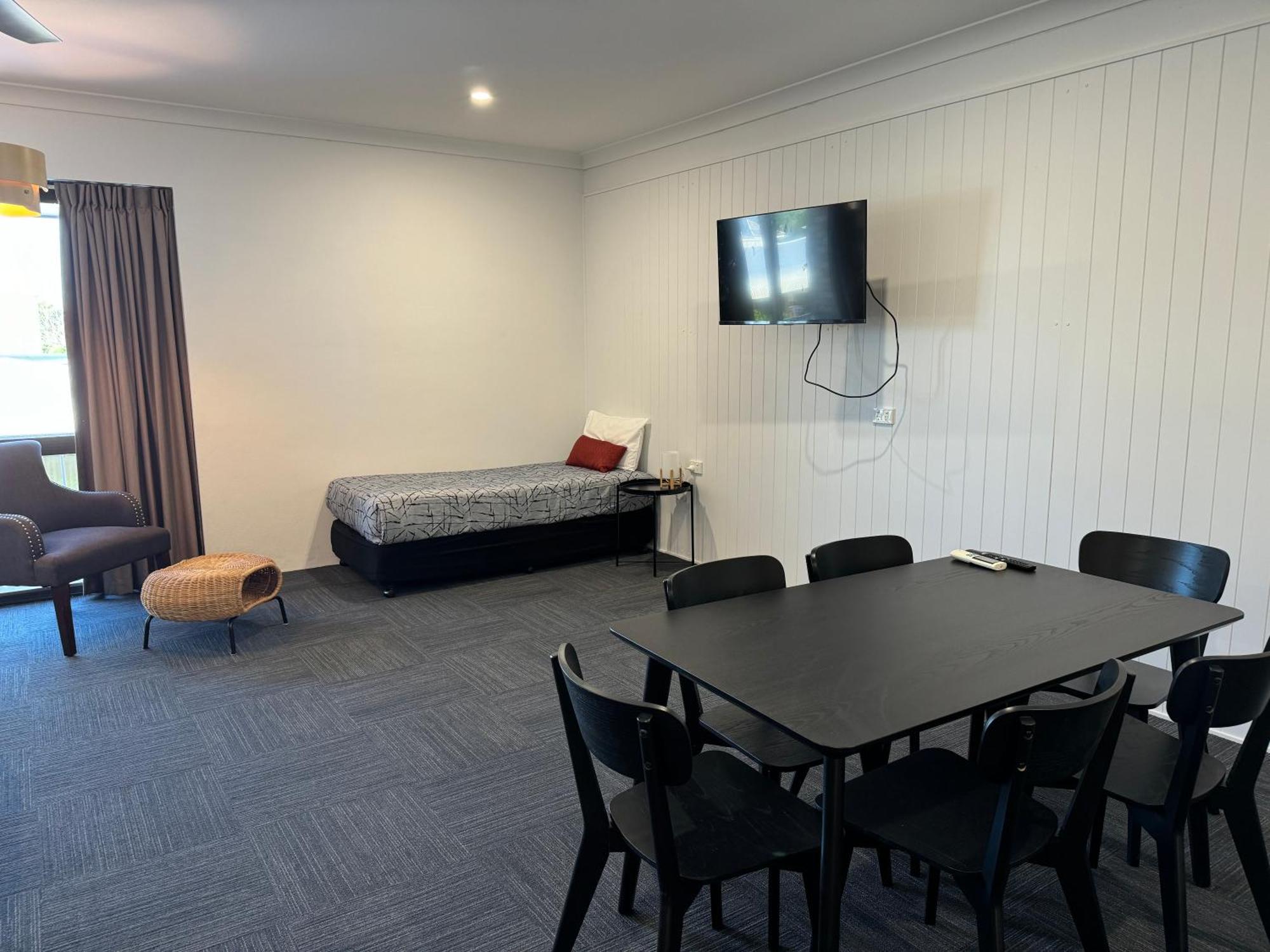 Longreach Motor Inn エクステリア 写真