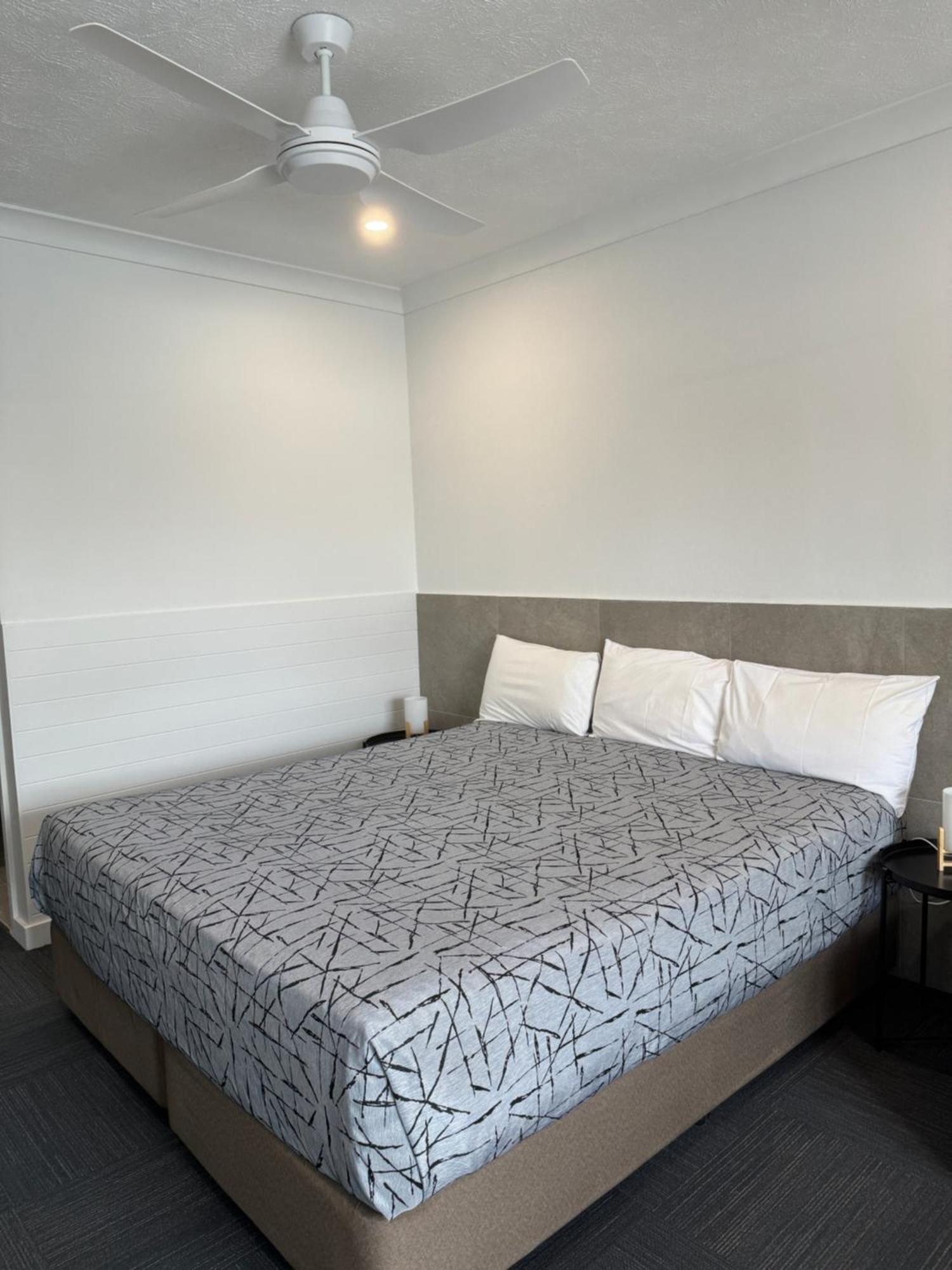 Longreach Motor Inn エクステリア 写真