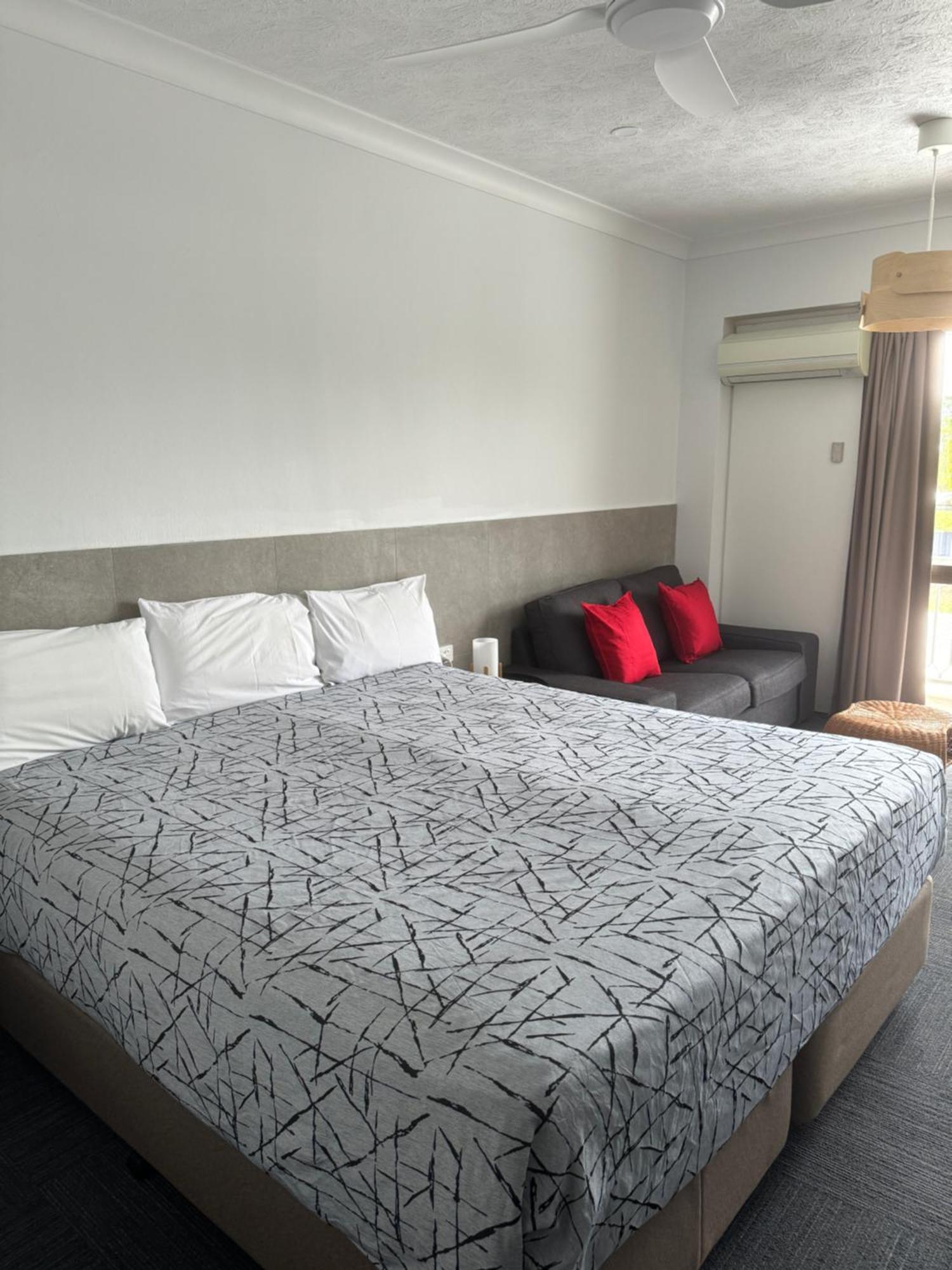 Longreach Motor Inn エクステリア 写真