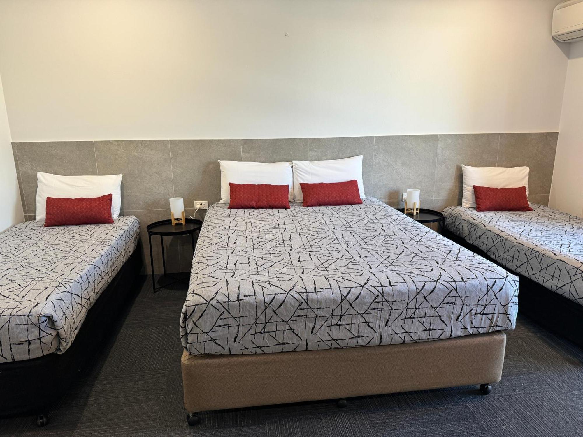 Longreach Motor Inn エクステリア 写真