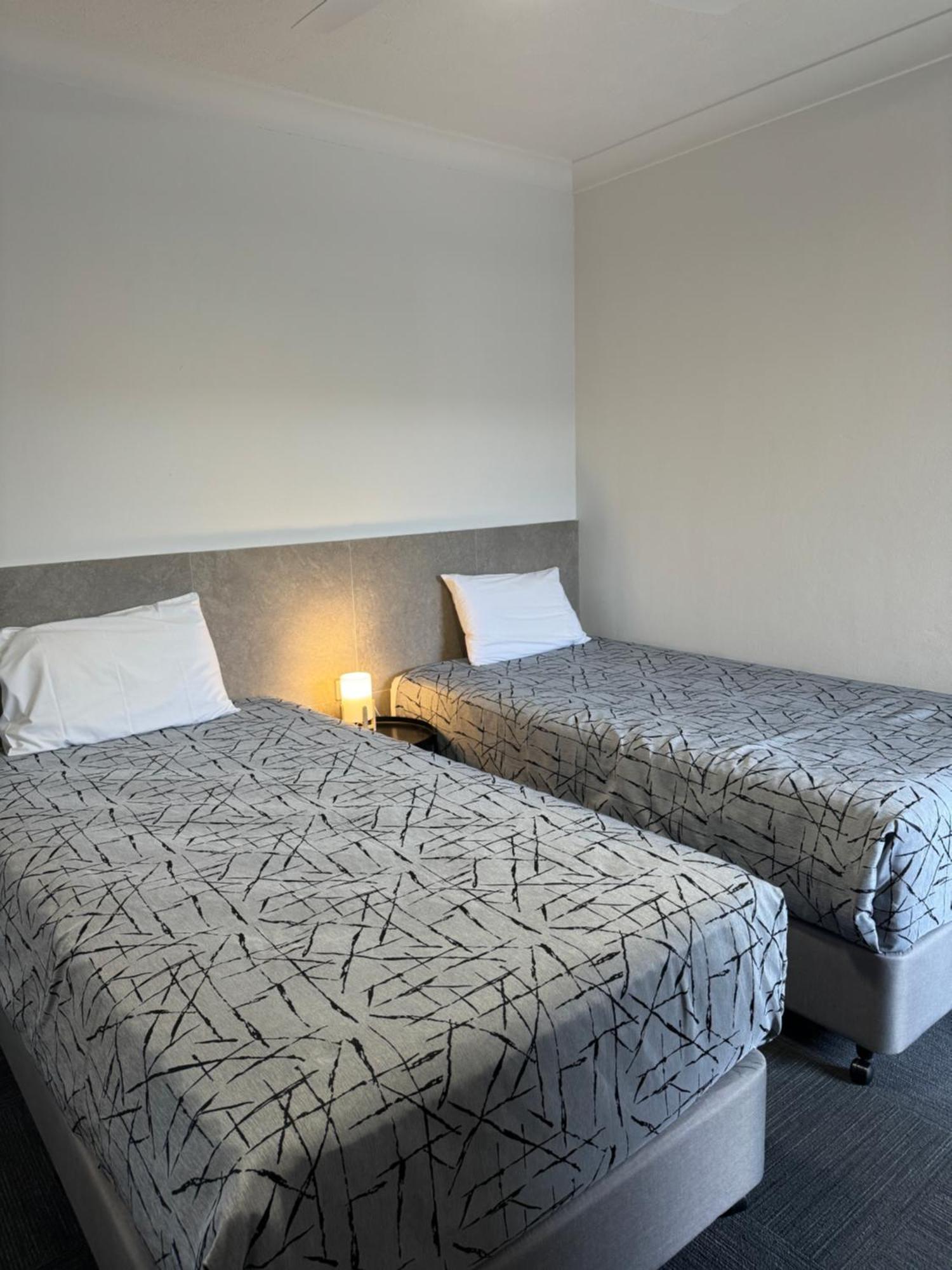 Longreach Motor Inn エクステリア 写真