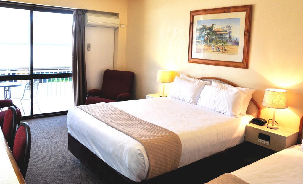Longreach Motor Inn エクステリア 写真
