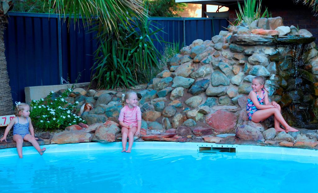 Longreach Motor Inn エクステリア 写真
