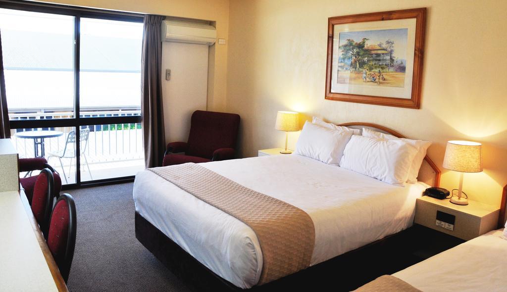 Longreach Motor Inn エクステリア 写真