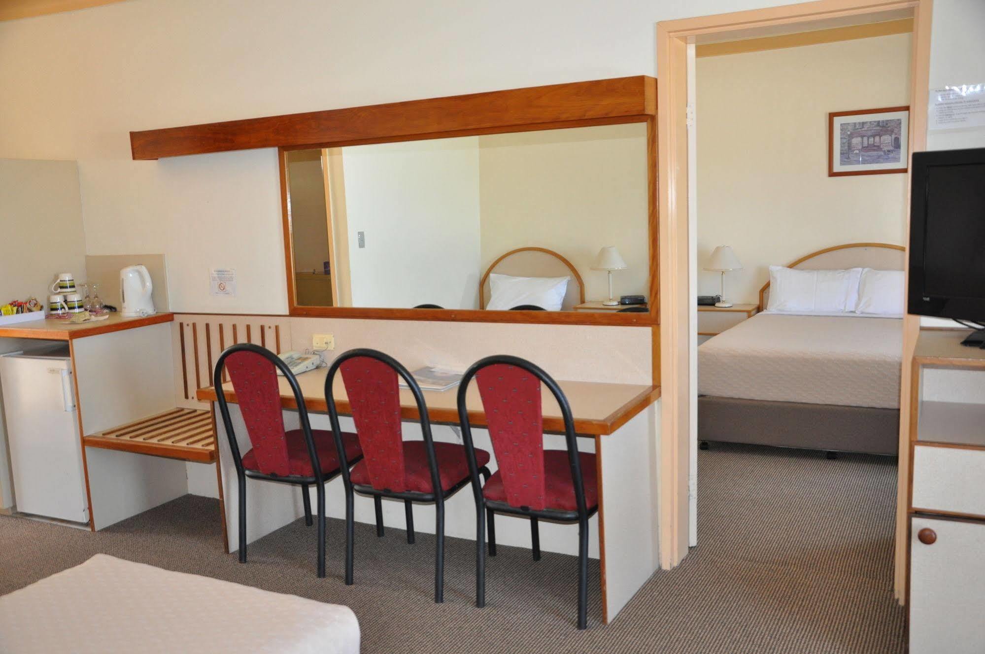 Longreach Motor Inn エクステリア 写真