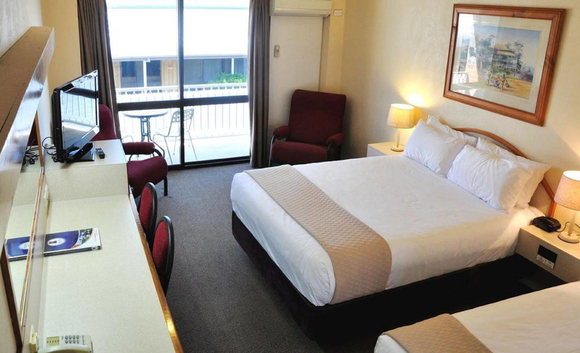 Longreach Motor Inn エクステリア 写真